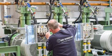 为全球领先的钢铁和矿业综合公司